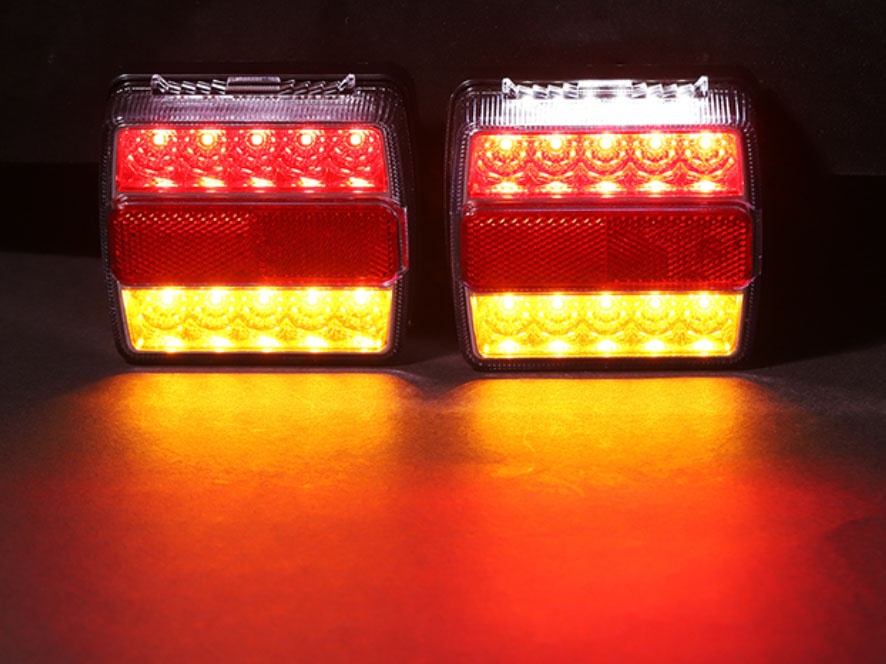 12V LED Tail Light For Trucks & Trailers With Reflector
